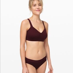Lululemon hold true bra.